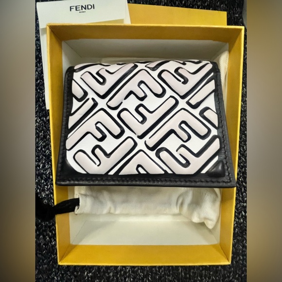 FENDI JOSHUA VIDES X FENDI - Picture 7 of 12